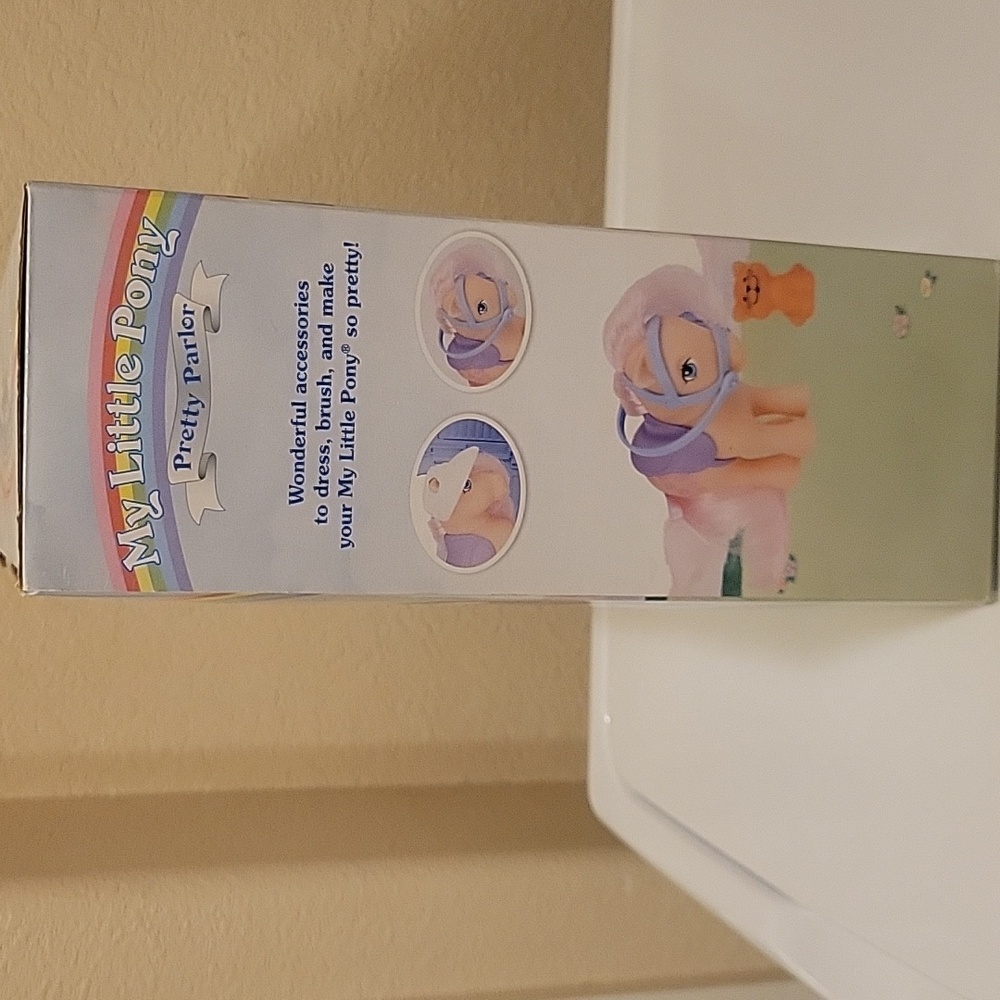 My Little Pony 35th Anniversary Peachy Playset - Picture 6 of 9